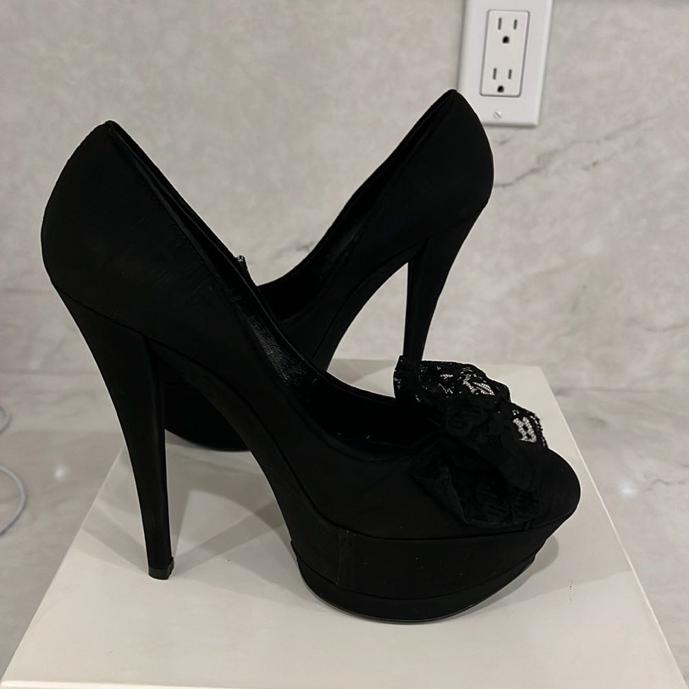 Casadei Beautiful Lace Bow Shoe - Picture 2 of 5